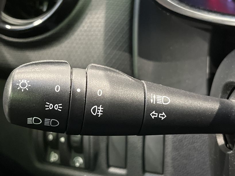 RENAULT CLIO IV 2018 - Photo n°25