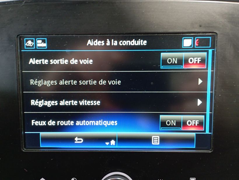 RENAULT MEGANE IV ESTATE BUSINESS 2019 - Photo n°21