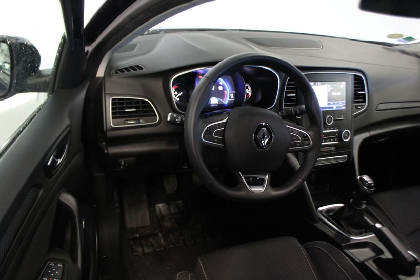 RENAULT MEGANE IV ESTATE 2017 - Photo n°10