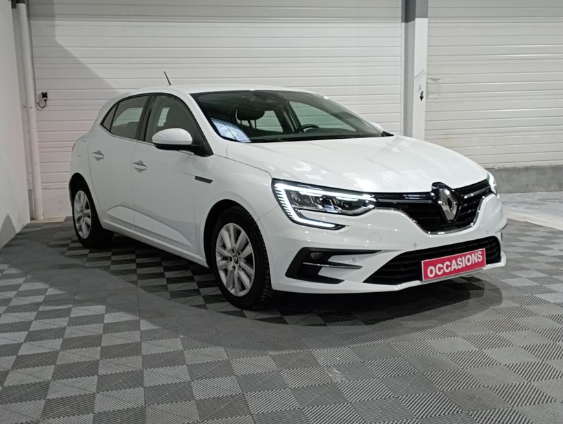 RENAULT MEGANE IV BERLINE 2021 - Photo n°3
