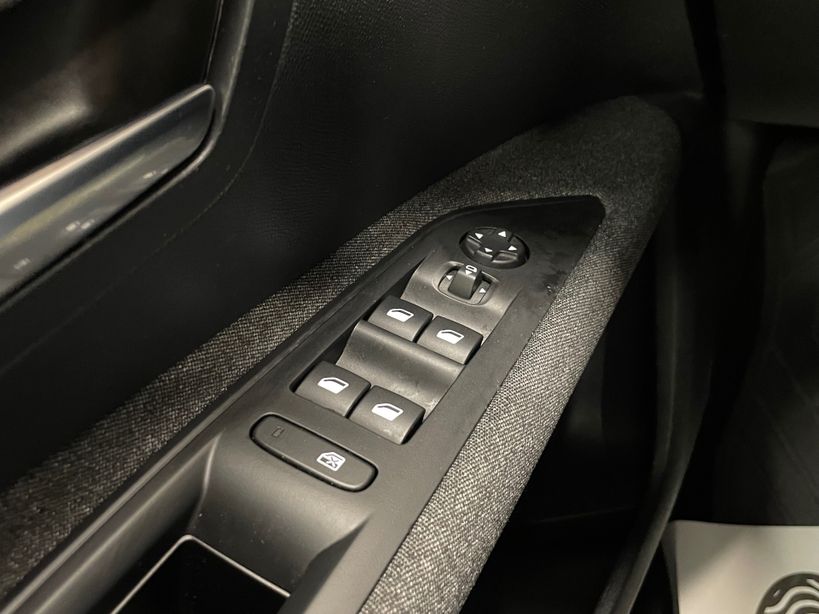 PEUGEOT 3008 2023 - Photo n°16