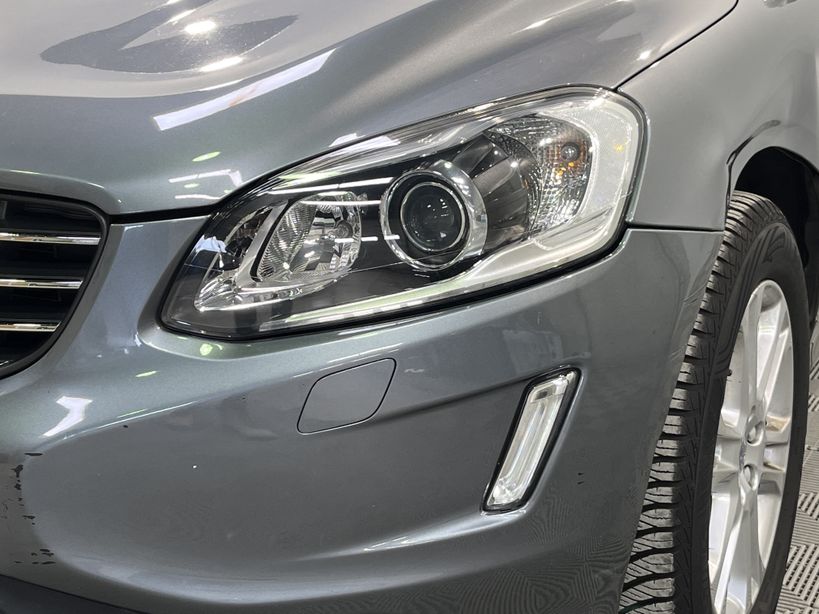VOLVO XC60 2016 - Photo n°8
