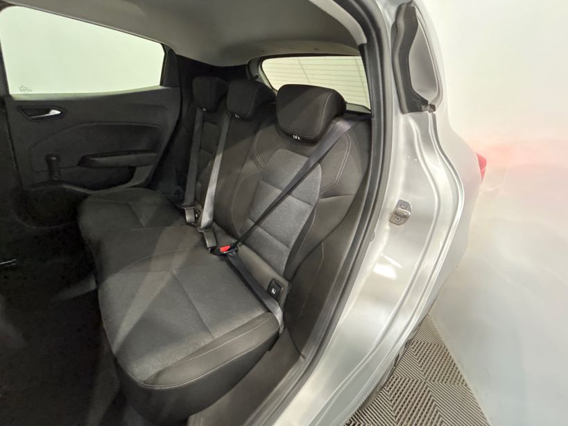 RENAULT CLIO V 2023 - Photo n°10