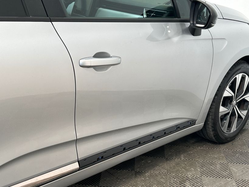 RENAULT CLIO V 2022 - Photo n°2