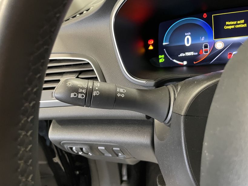 RENAULT MEGANE IV BERLINE 2021 - Photo n°20
