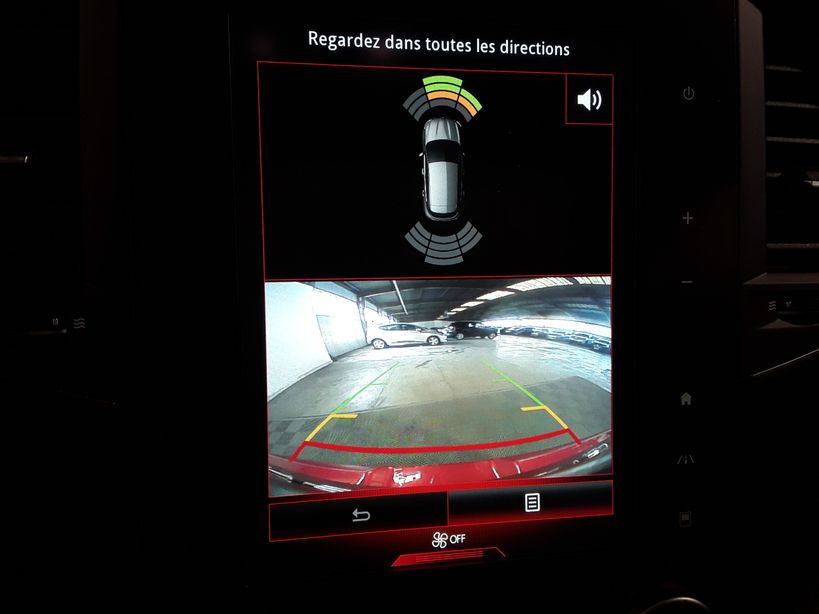 RENAULT MEGANE IV BERLINE 2017 - Photo n°17