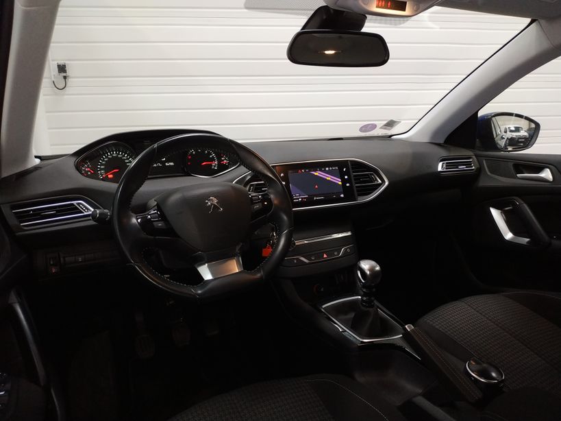 PEUGEOT 308 2019 - Photo n°18