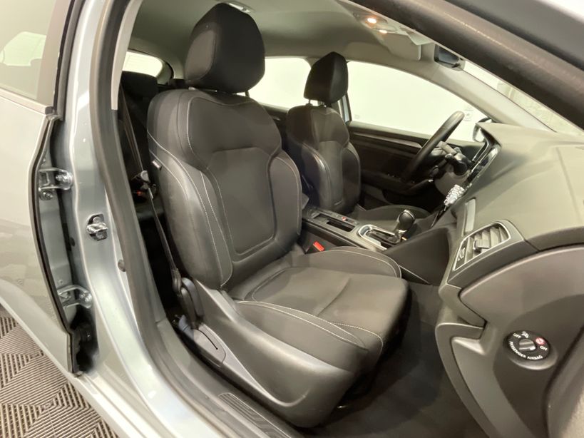 RENAULT MEGANE IV BERLINE 2021 - Photo n°41