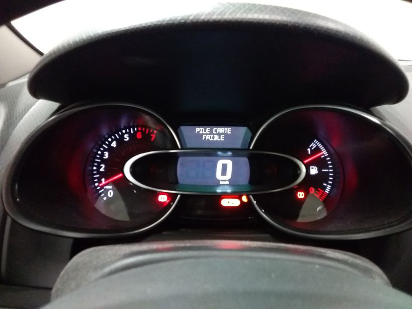 RENAULT CLIO IV ESTATE 2018 - Photo n°14