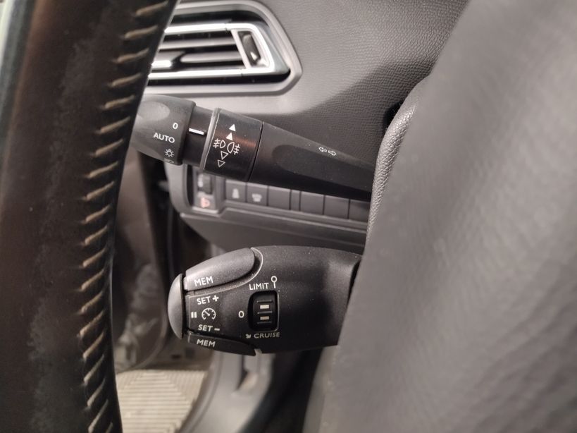 PEUGEOT 308 2015 - Photo n°29