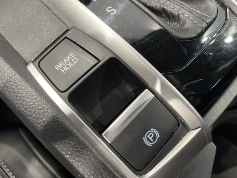 HONDA CIVIC 4 PORTES 2018 2019 - Photo n°18
