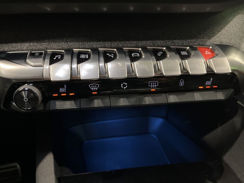 PEUGEOT 3008 2019 - Photo n°17