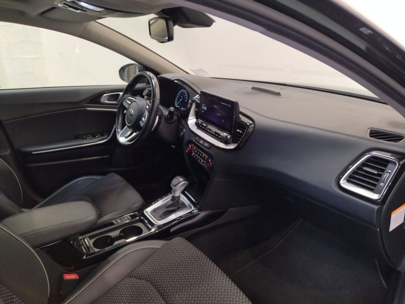 KIA XCEED HYBRIDE RECHARGEABLE 2021 - Photo n°8