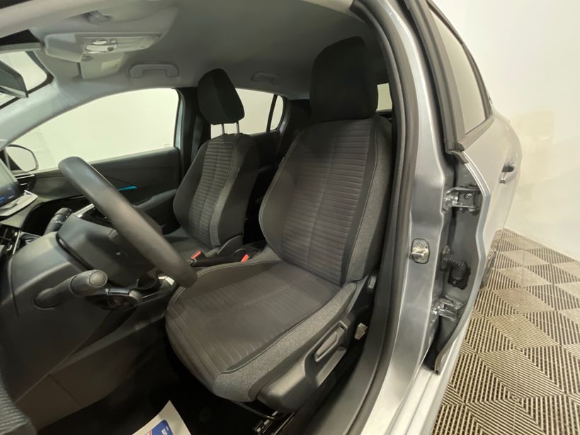 PEUGEOT 208 2023 - Photo n°9