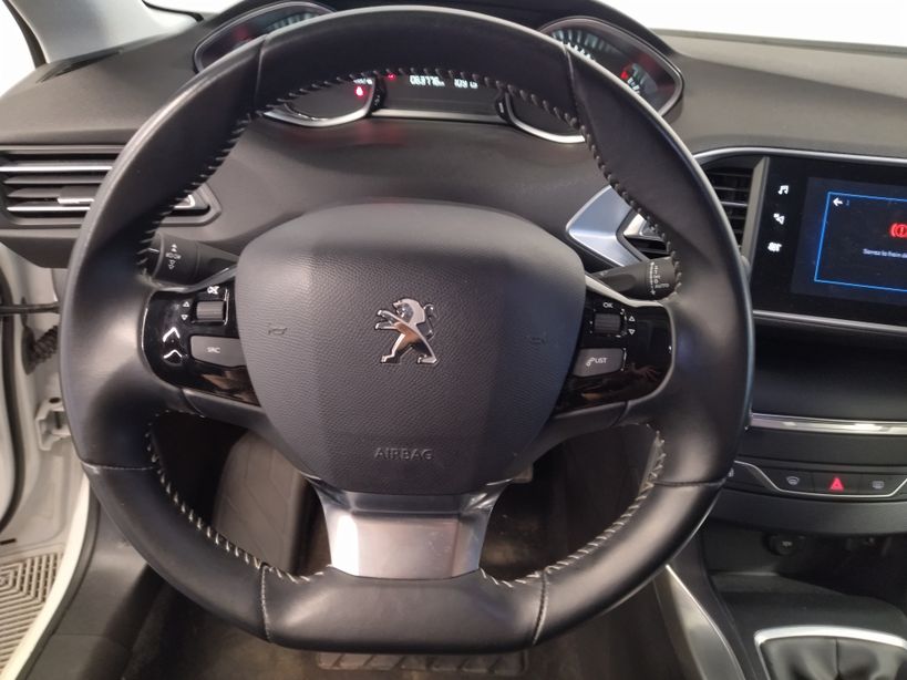 PEUGEOT 308 2020 - Photo n°11
