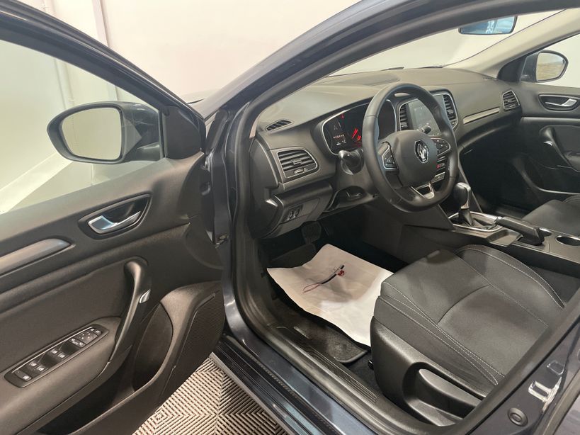 RENAULT MEGANE IV BERLINE 2022 - Photo n°11