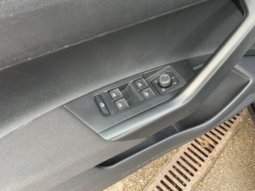 VOLKSWAGEN POLO 2023 - Photo n°34