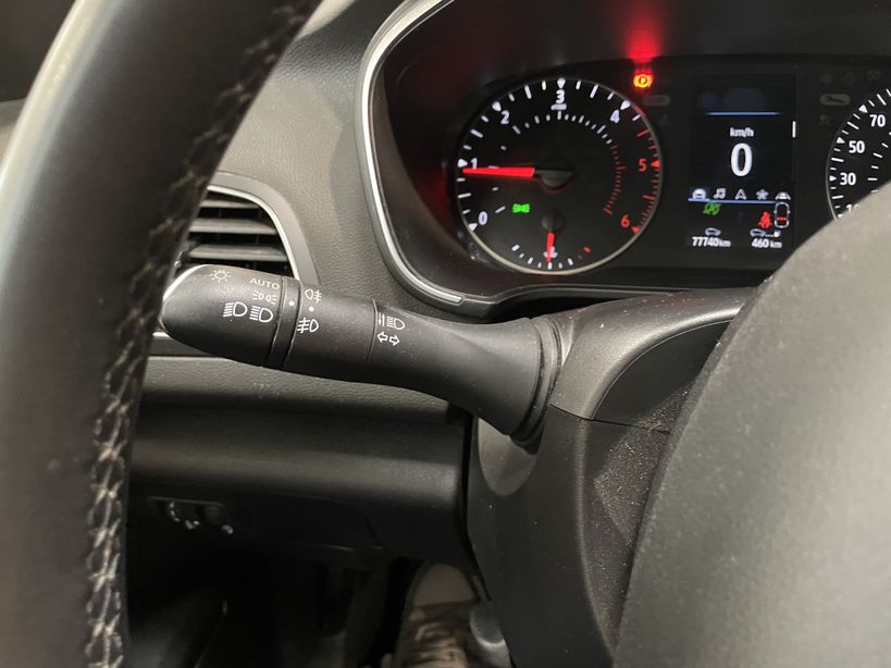 RENAULT MEGANE IV BERLINE 2021 - Photo n°31