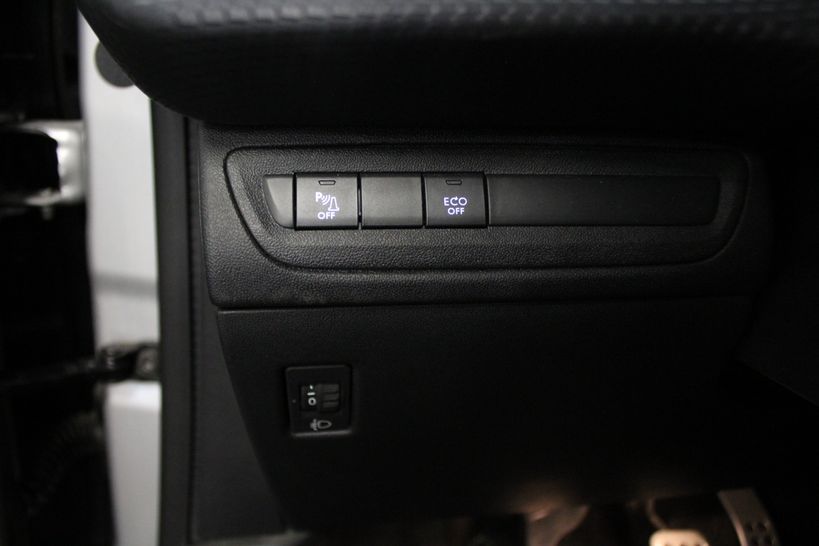 PEUGEOT 208 2018 - Photo n°24