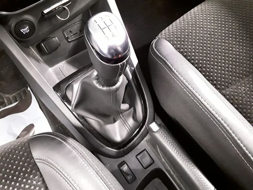 RENAULT CLIO IV 2019 - Photo n°15