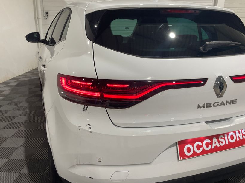 RENAULT MEGANE IV BERLINE 2022 - Photo n°8