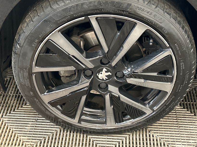 PEUGEOT 208 2023 - Photo n°14