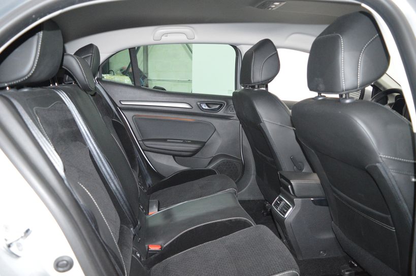 RENAULT MEGANE IV BERLINE 2017 - Photo n°36