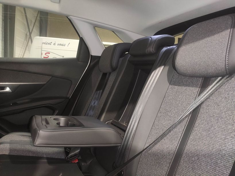 PEUGEOT 3008 BUSINESS 2019 - Photo n°15