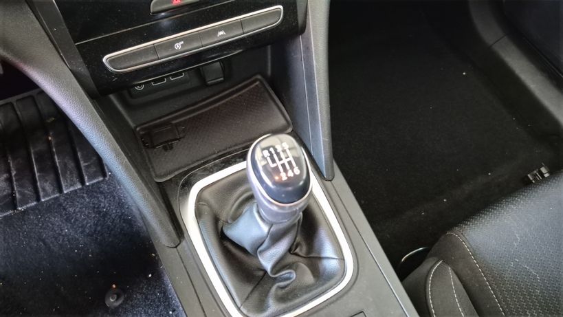 RENAULT MEGANE IV BERLINE 2022 - Photo n°14