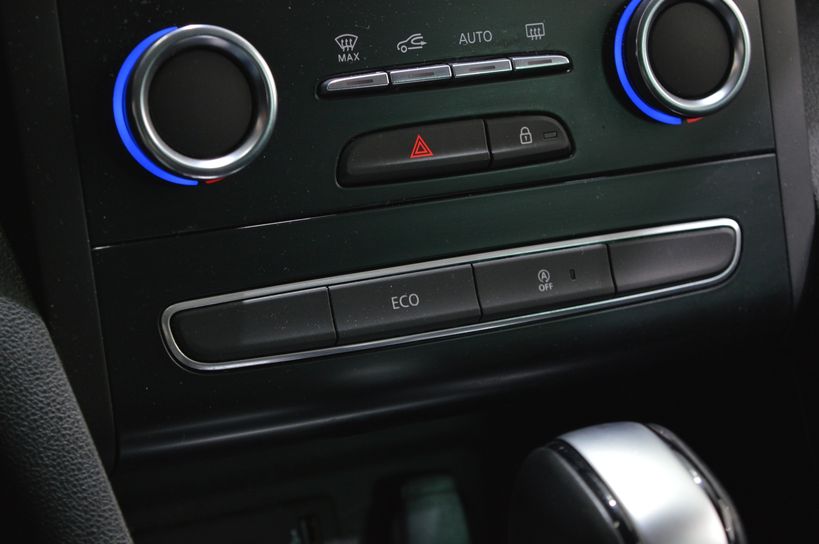 RENAULT MEGANE IV BERLINE 2019 - Photo n°23