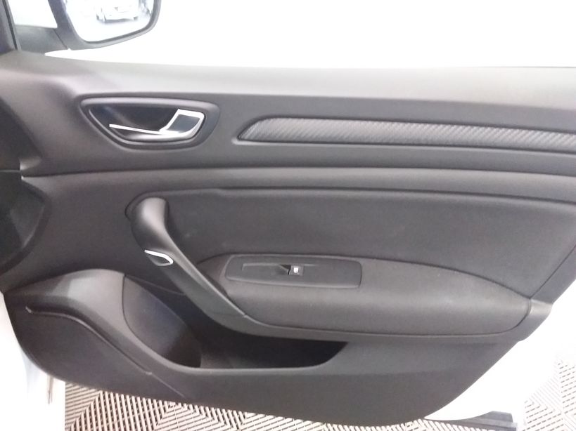 RENAULT MEGANE IV ESTATE BUSINESS 2019 - Photo n°8