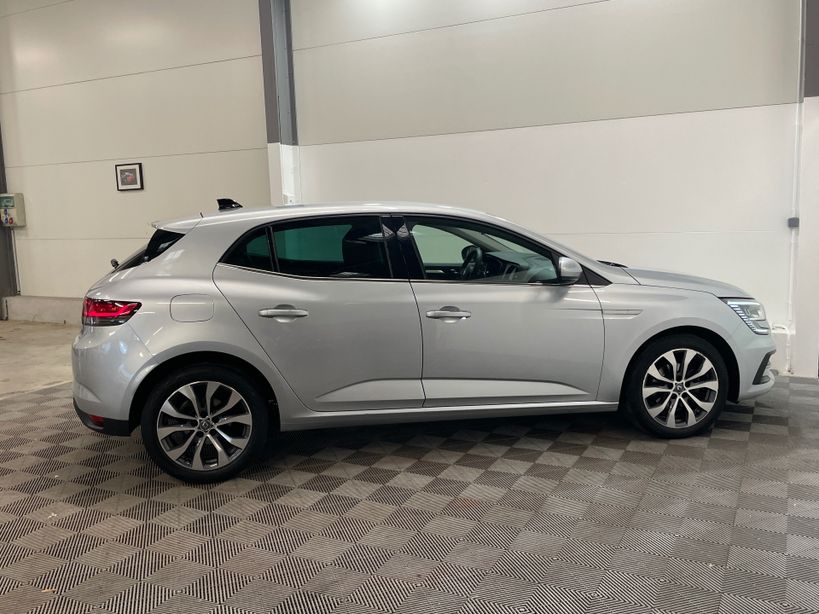 RENAULT MEGANE IV BERLINE 2023 - Photo n°28