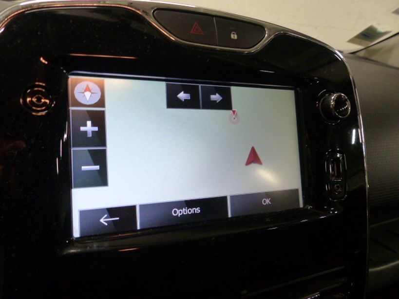 RENAULT CLIO IV ESTATE 2013 - Photo n°21