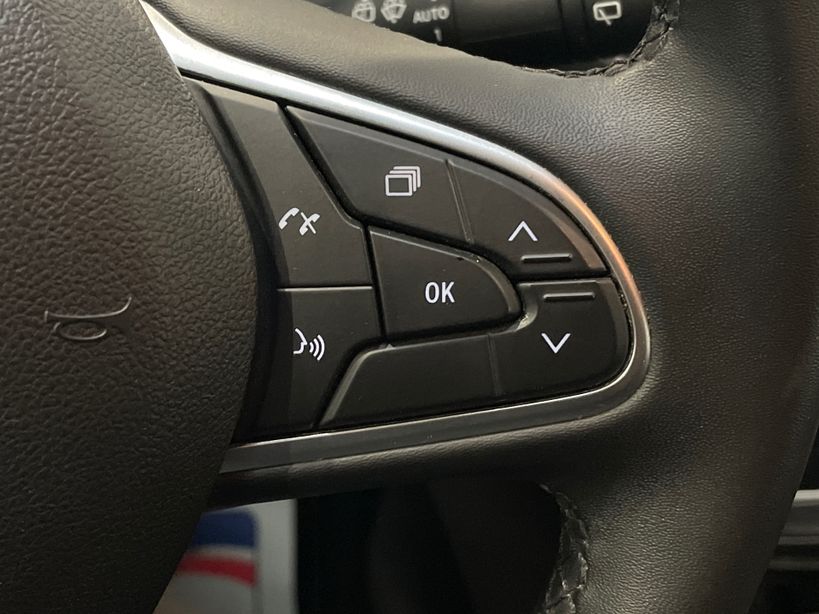 RENAULT MEGANE IV BERLINE 2021 - Photo n°25