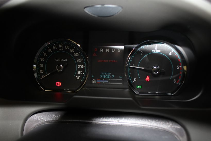 JAGUAR XF SPORTBRAKE 2013 - Photo n°12
