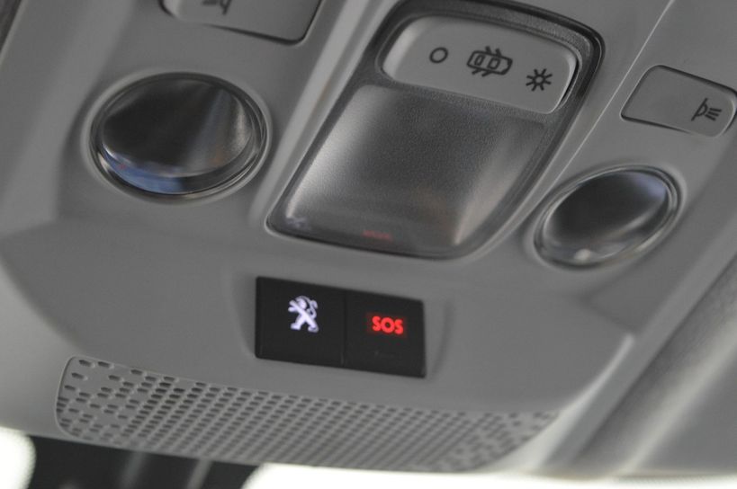 PEUGEOT 208 2019 - Photo n°15