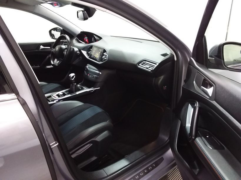 PEUGEOT 308 2019 - Photo n°7