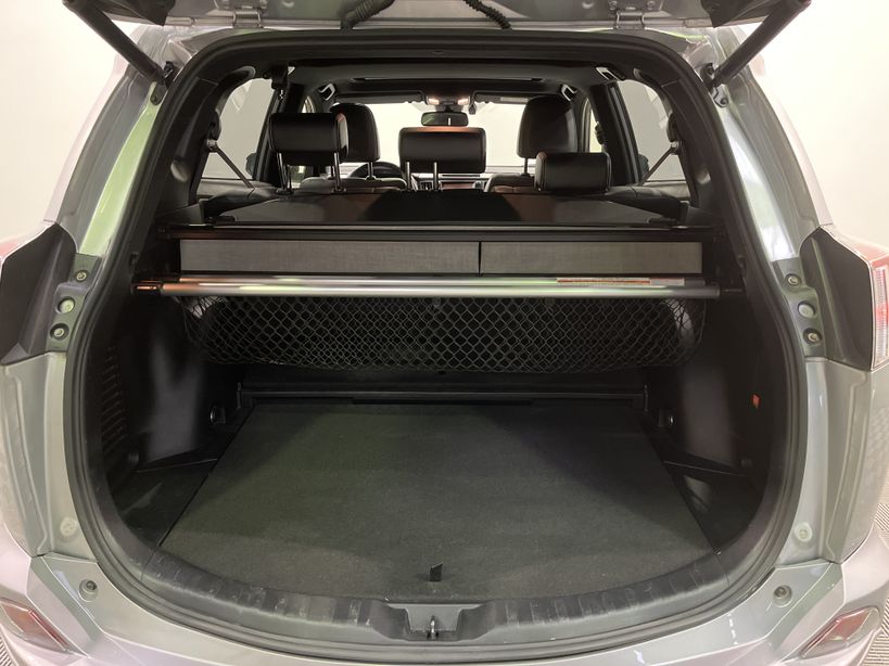 TOYOTA RAV4 HYBRIDE RC18 PRO 2019 - Photo n°48