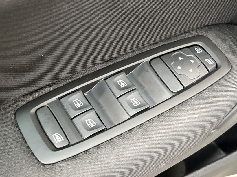 RENAULT MEGANE IV BERLINE 2021 - Photo n°33