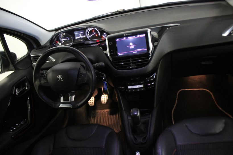 PEUGEOT 208 2018 - Photo n°8