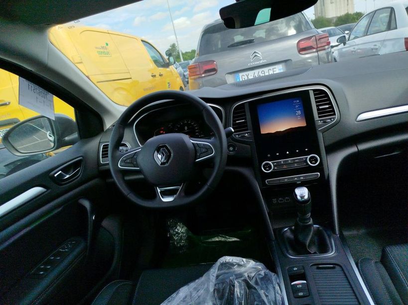 RENAULT MEGANE IV BERLINE 2022 - Photo n°2