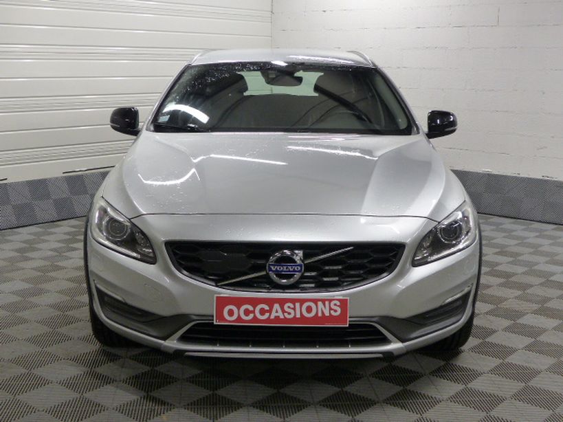 VOLVO V60 CROSS COUNTRY 2015 - Photo n°2