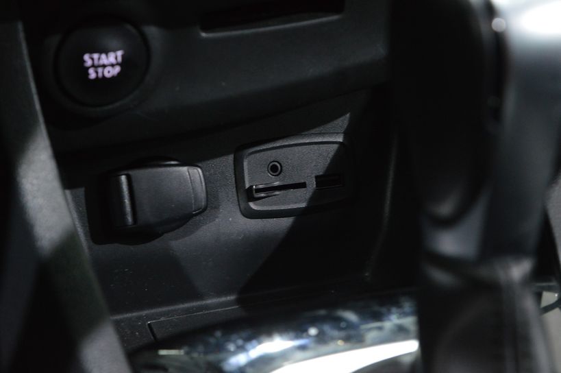 RENAULT CLIO IV 2018 - Photo n°16