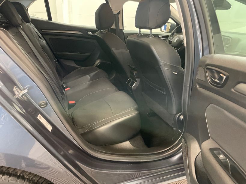 RENAULT MEGANE IV BERLINE 2022 - Photo n°8