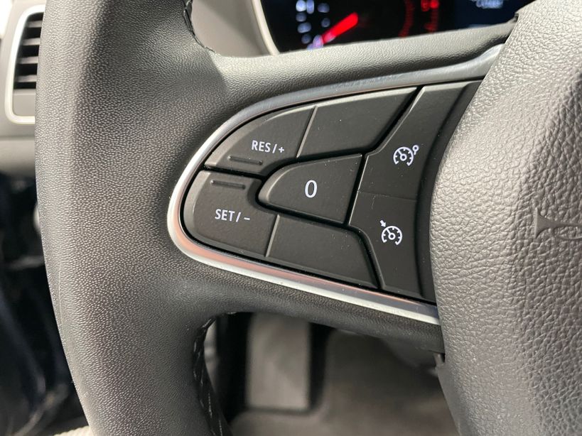 RENAULT MEGANE IV BERLINE 2022 - Photo n°11