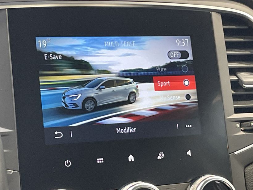 RENAULT MEGANE IV ESTATE 2021 - Photo n°12