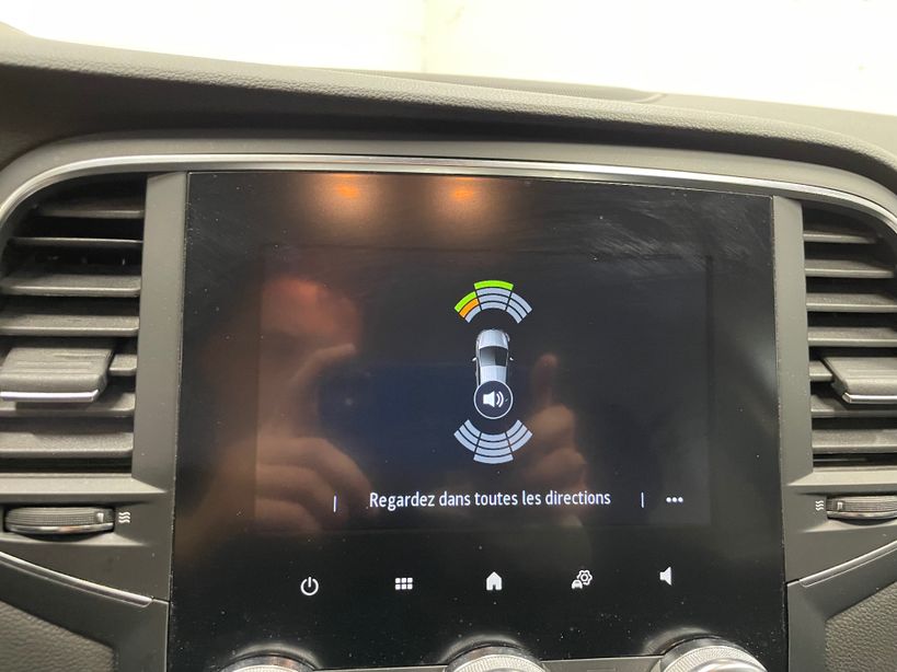 RENAULT MEGANE IV BERLINE 2022 - Photo n°26