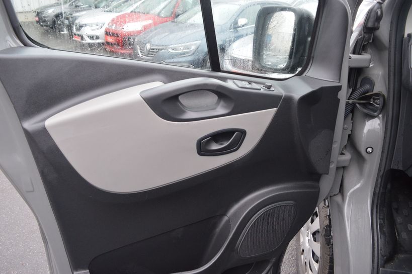 RENAULT TRAFIC COMBI 2017 - Photo n°11