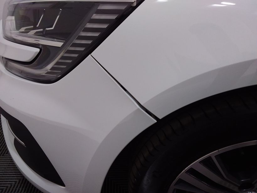 RENAULT MEGANE IV BERLINE 2023 - Photo n°4