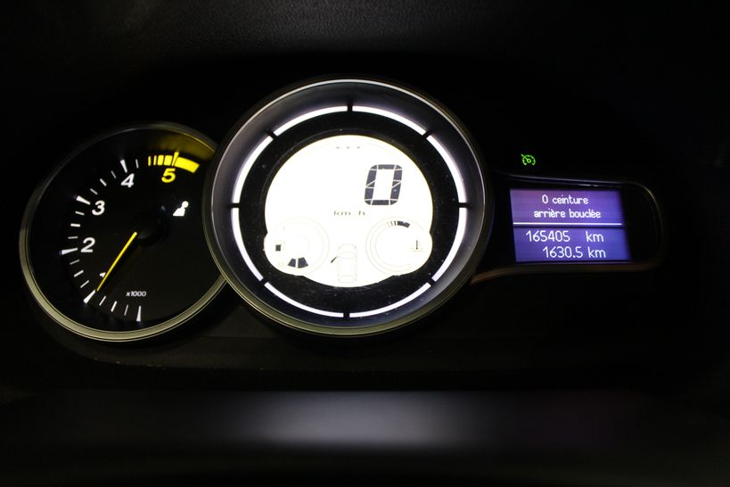 RENAULT MEGANE III ESTATE 2010 - Photo n°8